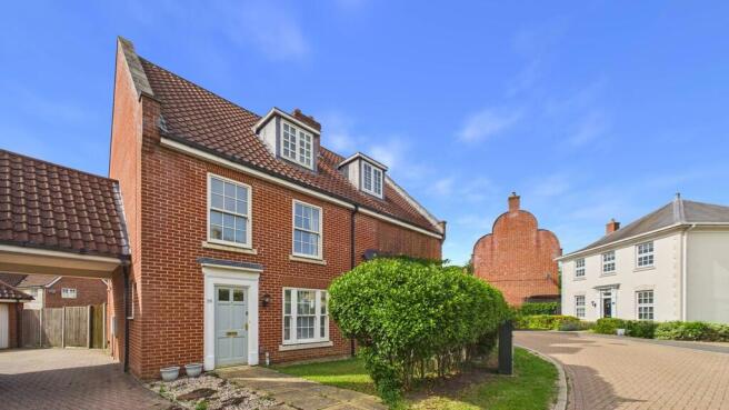 3 bed property, in Daisy Avenue, £325,000