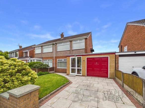 3 bed property, in Dunbeath Avenue, £250,000