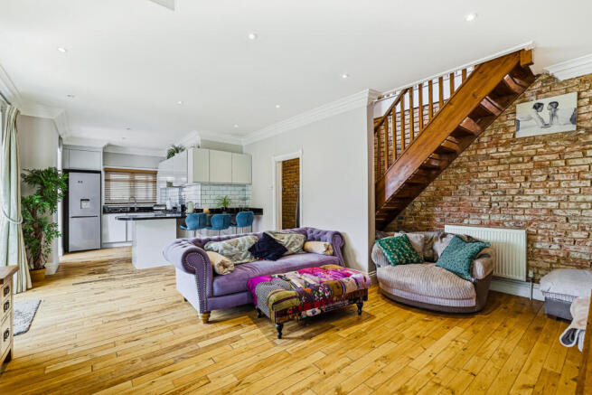 2 bed property, in Tankerville Drive, £550,000
