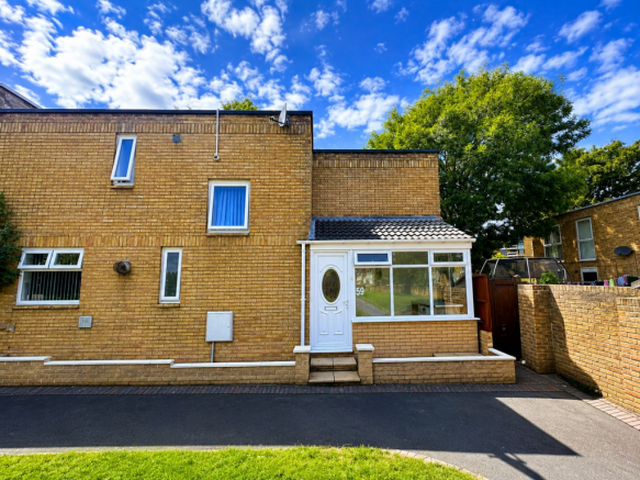 4 bed property, in Marlborough Road, £85,000