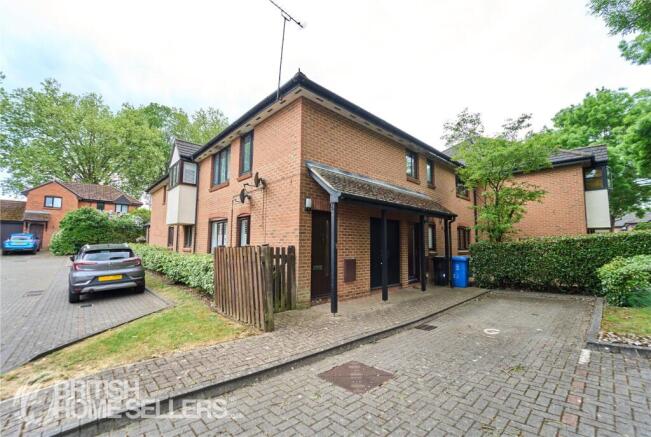 2 bed property, in Stonefield Park, £275,000