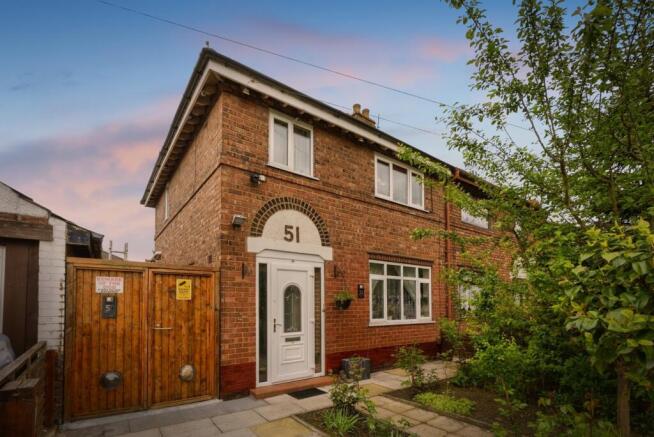 3 bed property, in Haryngton Avenue, £210,000