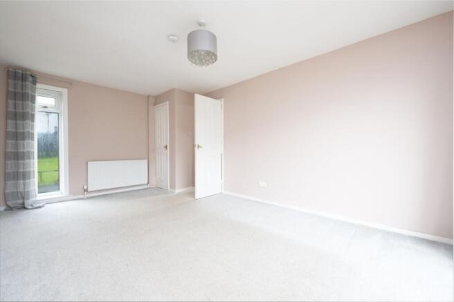 2 bed property, in Mallaig Road, £120,000