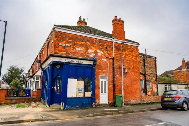 1 bed property, in Heneage Road, £40,000