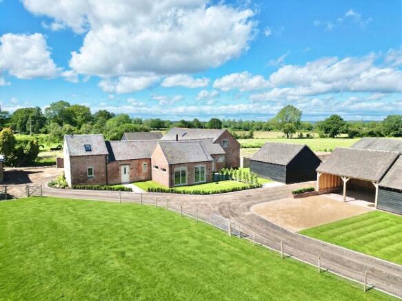 3 bed property, in Barn 1, £750,000