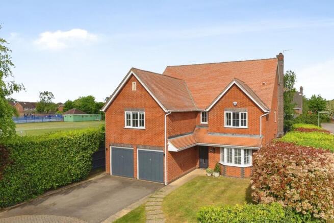 5 bed property, in St. Andrews Gardens, £1,500,000