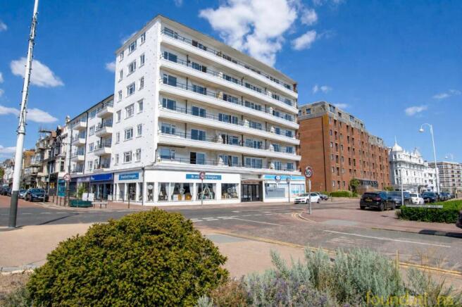 3 bed property, in Marina, £224,950