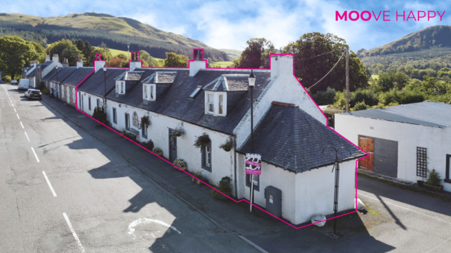 5 bed property, in Main Street, £260,000