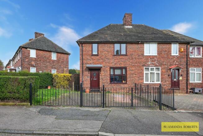 3 bed property, in Manor Farm Drive, £475,000
