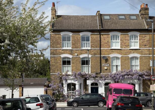 4 bed property, in Nansen Road SW11, £1,400,000