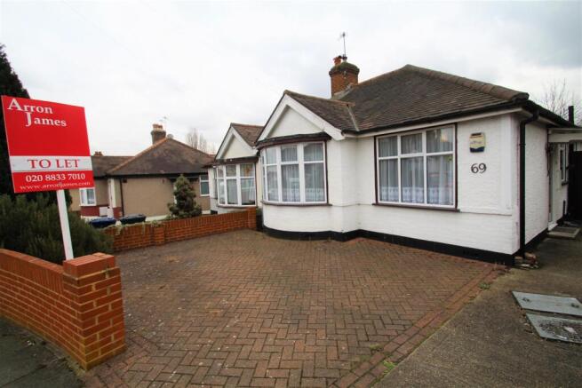 2 bed property, in Stanhope Park Road, £399,950