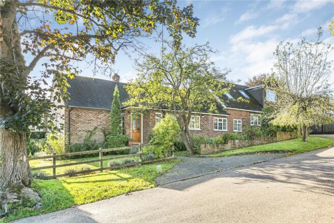5 bed property, in Links Drive, £1,175,000