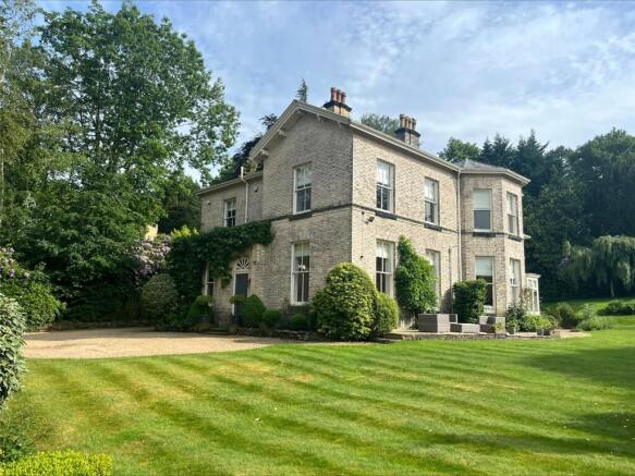 6 bed property, in Macclesfield Road, £3,000,000