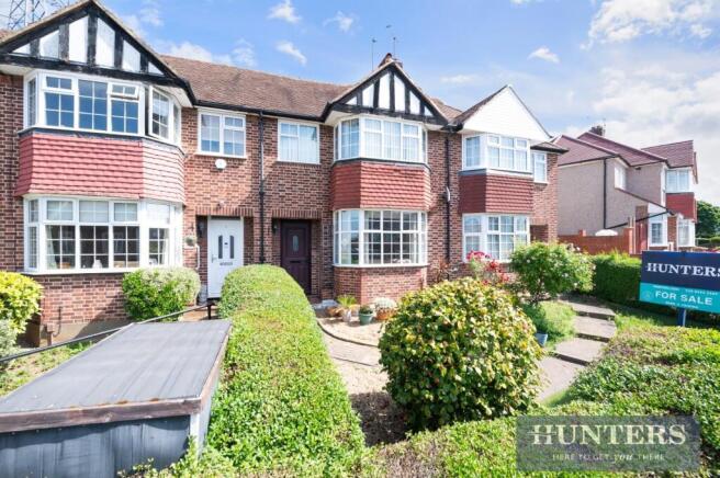 3 bed property, in Garth Road, £550,000