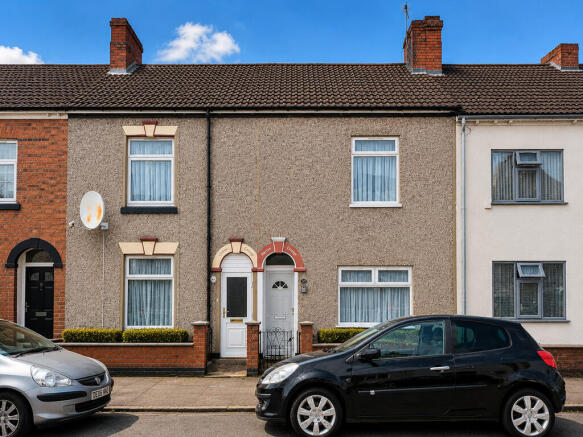 2 bed property, in Victoria Street, £175,000