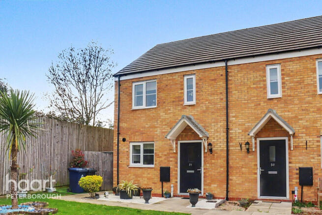 2 bed property, in Whitney Drive, £220,500
