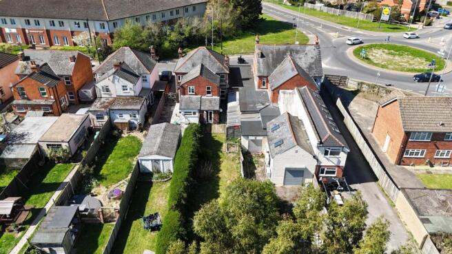 2 bed property, in School Green, £250,000