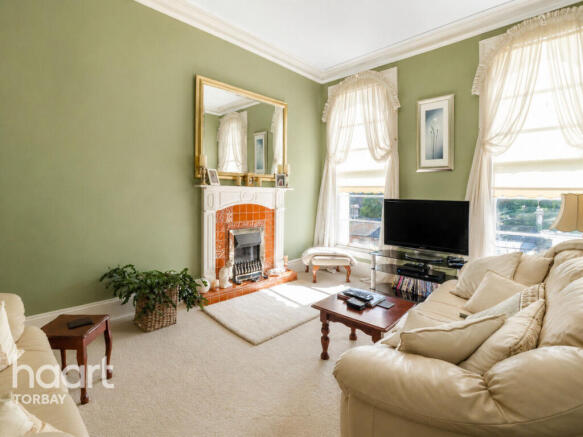 4 bed property, in Coburg Place, £220,000