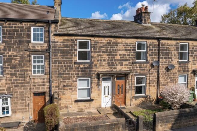 2 bed property, in 94 Henshaw Lane Yeadon, £220,000