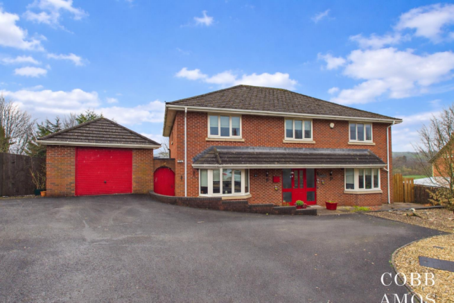 4 bed property, in Llanbister, £550,000