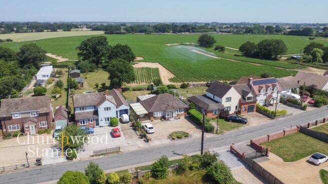 2 bed property, in Windmill Road, £415,000