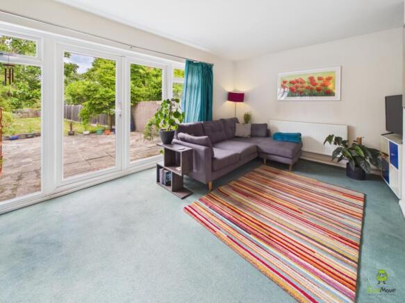 3 bed property, in Long Lane, £450,000
