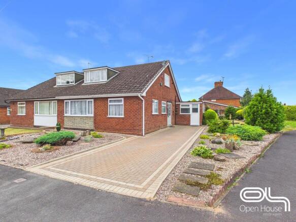 3 bed property, in Greenways, £340,000