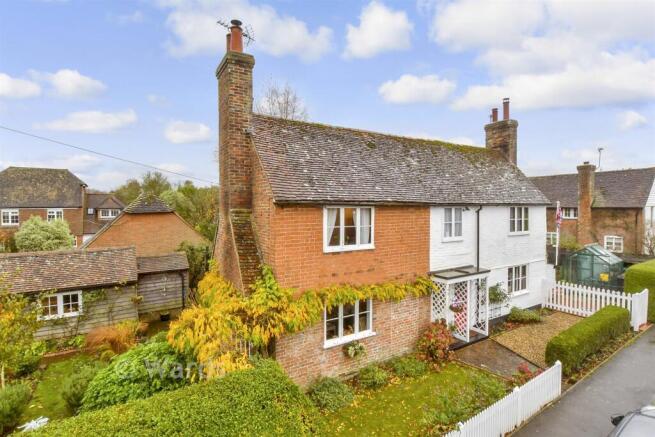 2 bed property, in Regent Street, £400,000
