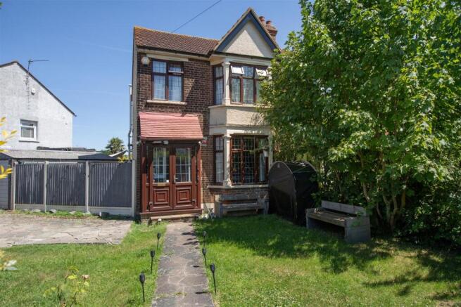3 bed property, in Middleton Avenue, £525,000