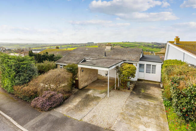 3 bed property, in Barton Close, £520,000