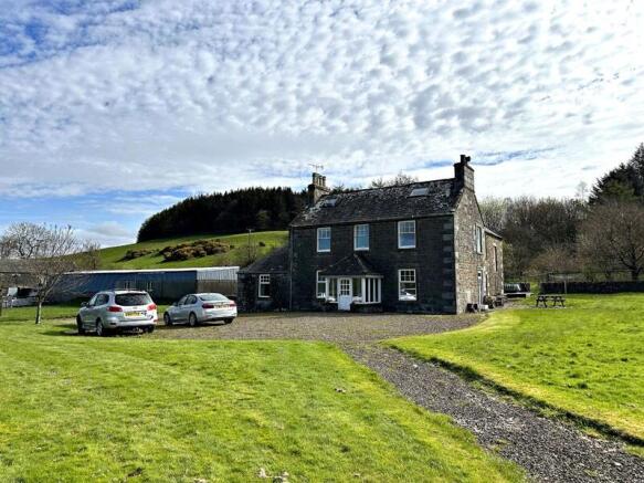 6 bed property, in Ingleston Farmhouse, £550,000
