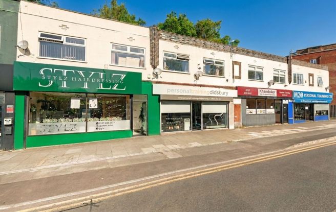 2 bed property, in Kingsway, £230,000