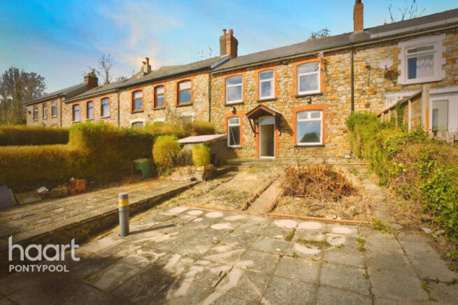 3 bed property, in Waterloo Road, £135,000