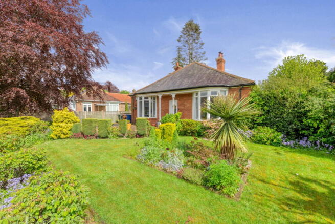 3 bed property, in Thorntree Drive, £350,000