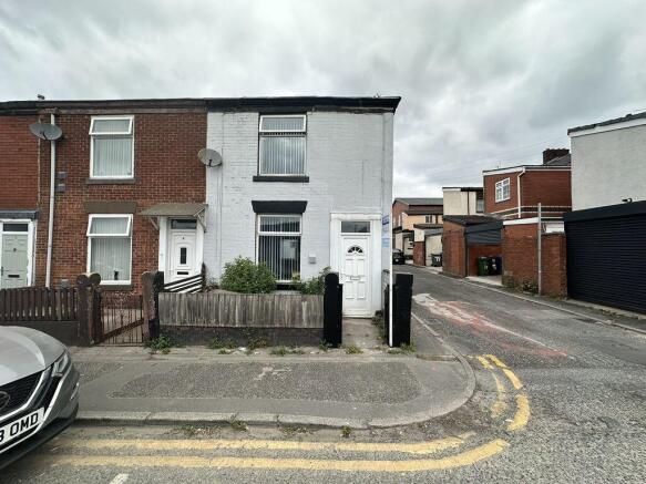 2 bed property, in Birch Street, £50,000