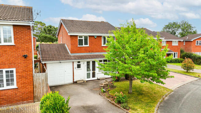 3 bed property, in Kirkland Way, £330,000