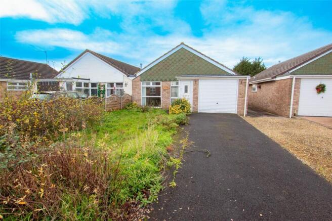 2 bed property, in Falcon Crescent, £230,000