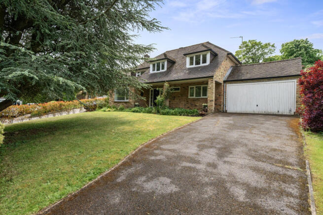 4 bed property, in Russett Hill, £1,100,000