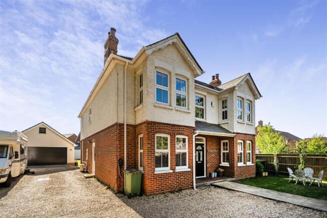 4 bed property, in Brook Lane, £895,000