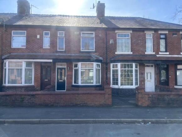 3 bed property, in Corona Avenue, £210,000