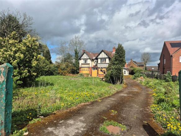 4 bed property, in Alfreton Road, £340,000