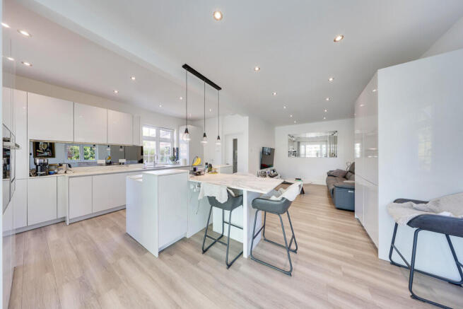 3 bed property, in High Beeches, £700,000