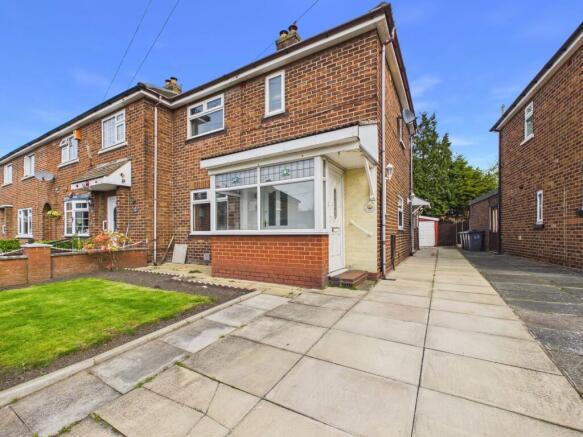2 bed property, in Lea Crescent, £179,500
