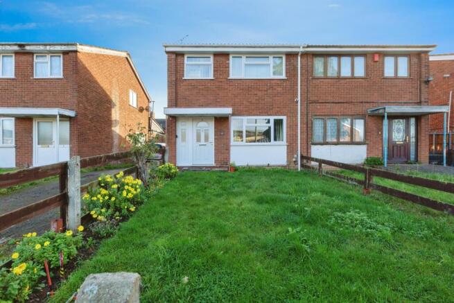 3 bed property, in Rushford Drive, £325,000