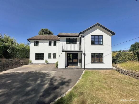 5 bed property, in ROSELAND PENINSULA, £795,000