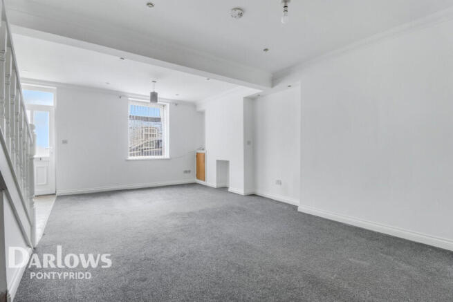 4 bed property, in Coedpenmaen Road, £150,000