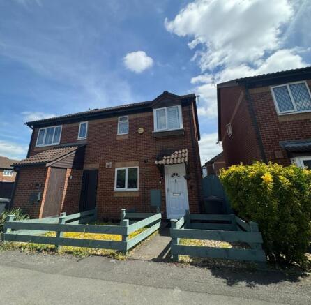 2 bed property, in Cippenham SL1, £375,000