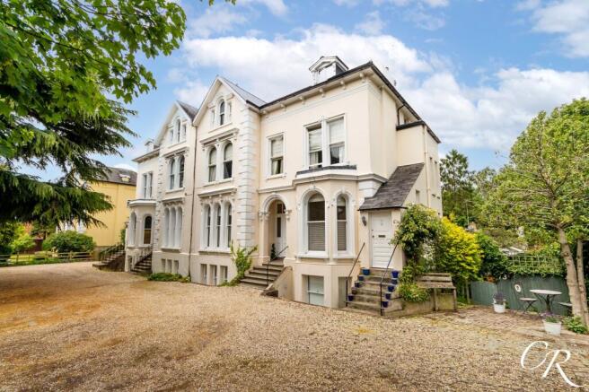 3 bed property, in Shurdington Road, £400,000