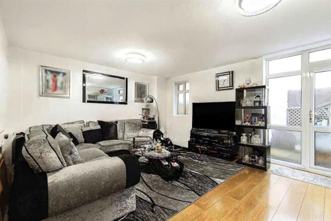3 bed property, in Halston Close, £725,000