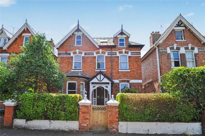 5 bed property, in Ombersley Road, £525,000